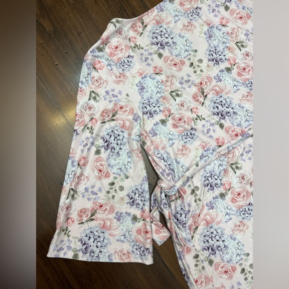 Caden Lane Henlee’s Hydrangea Print Maternity Hospital Robe One Size Floral Chic - Picture 9 of 14